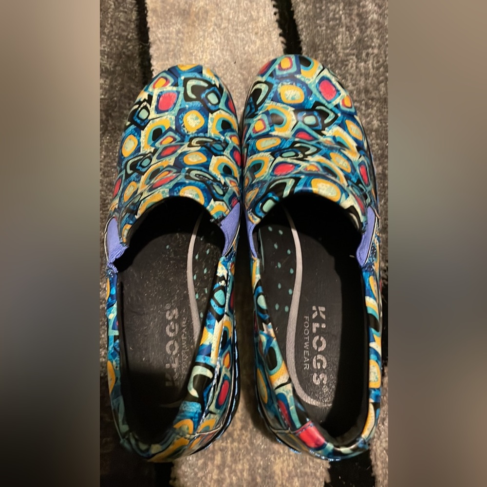 Klogs size 7